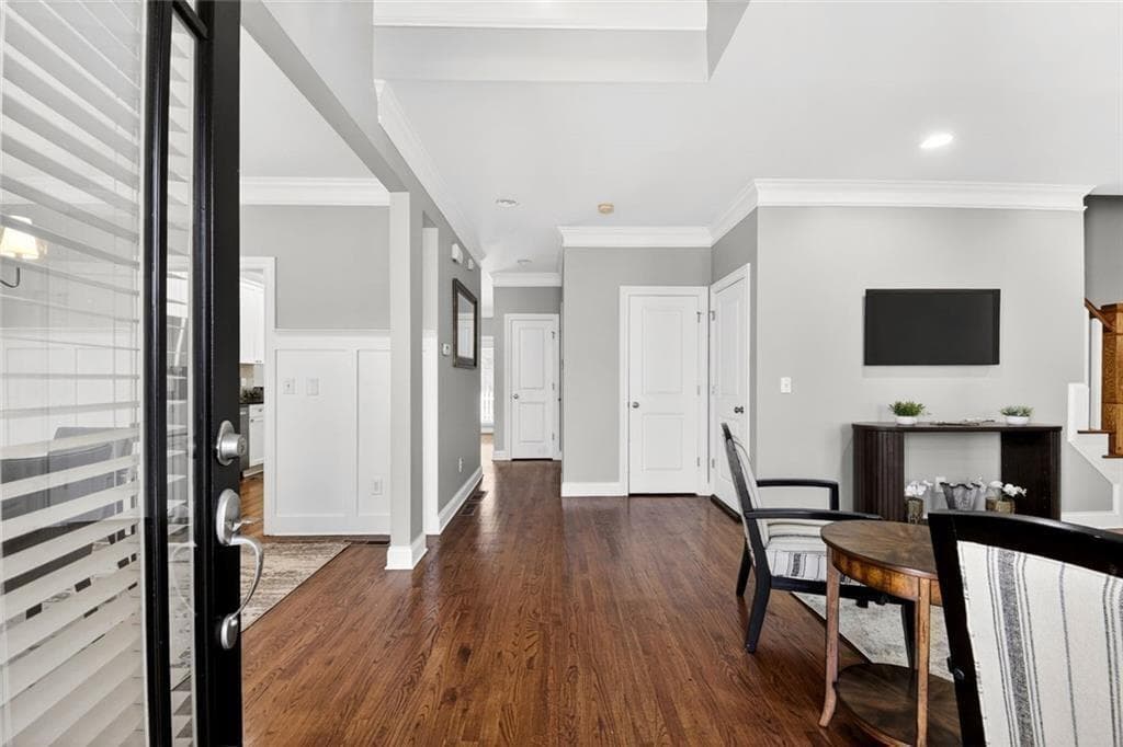 4 bedroom, 4 bathroom, 3,357 sq ft single family residence under contract at 1613 Dupont Commons Drive, Atlanta, GA 30318 — photo 3