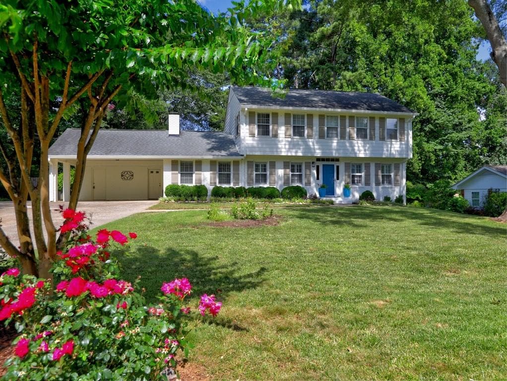 4 bedroom, 3 bathroom, 2,214 sq ft single family residence for sale at 776 Monticello Way, Marietta, GA 30067 — photo 2