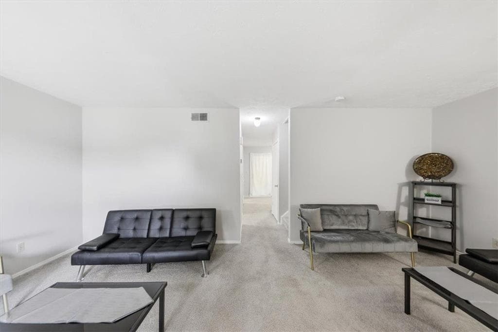 3 bedroom, 2 bathroom, 1,297 sq ft condominium for sale at 1816 Ashborough Road C, Marietta, GA 30067 — photo 5