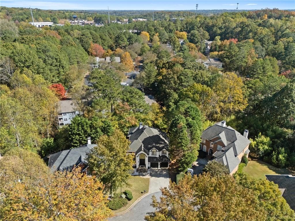 7 bedroom, 6 bathroom, 5,400 sq ft single family residence for sale at 820 Glen Royal Drive, Roswell, GA 30076 — photo 2