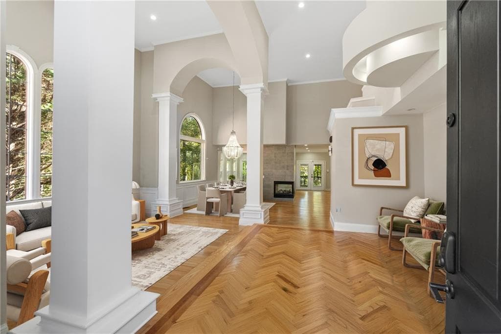 7 bedroom, 6 bathroom, 5,400 sq ft single family residence for sale at 820 Glen Royal Drive, Roswell, GA 30076 — photo 5