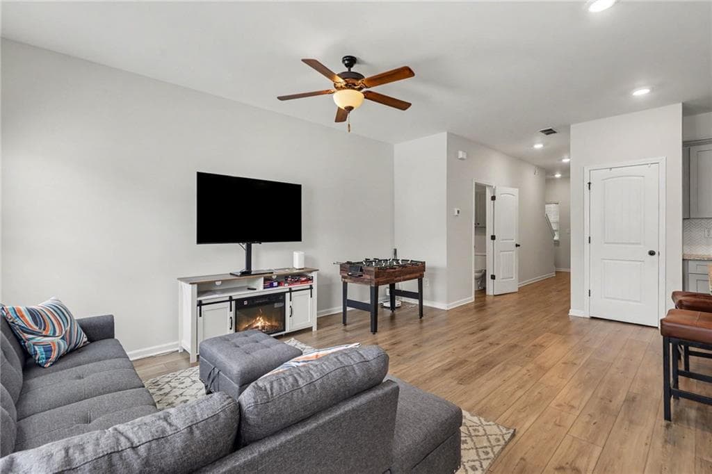 3 bedroom, 3 bathroom, 1,504 sq ft townhouse for sale at 6996 Zaniah Road, Atlanta, GA 30331 — photo 7