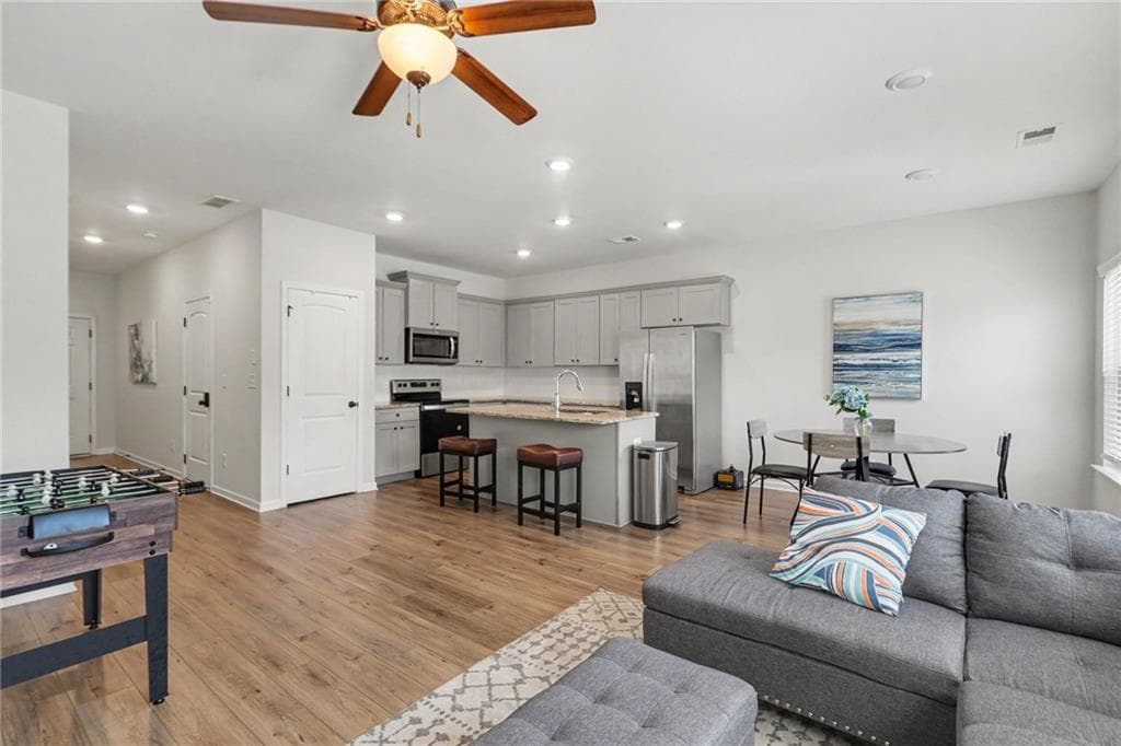 3 bedroom, 3 bathroom, 1,504 sq ft townhouse for sale at 6996 Zaniah Road, Atlanta, GA 30331 — photo 8