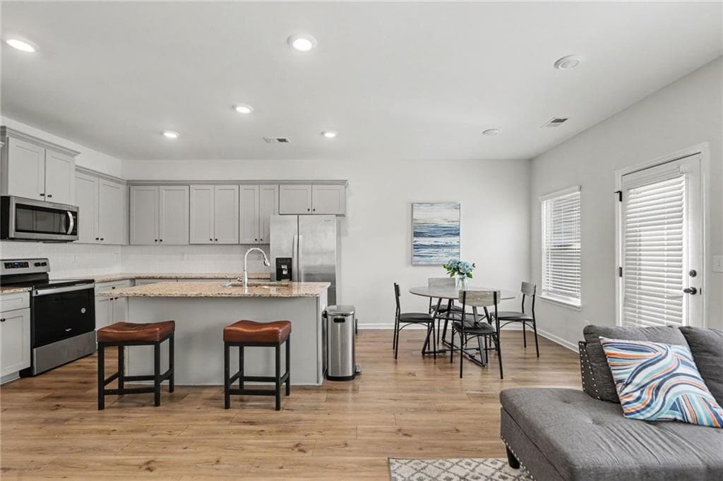 3 bedroom, 3 bathroom, 1,504 sq ft townhouse for sale at 6996 Zaniah Road, Atlanta, GA 30331 — photo 9