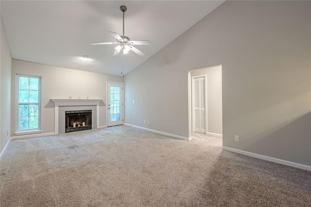 2 bedroom, 2 bathroom, 900 sq ft condominium for sale at 412 Teal Court, Roswell, GA 30076 — photo 2