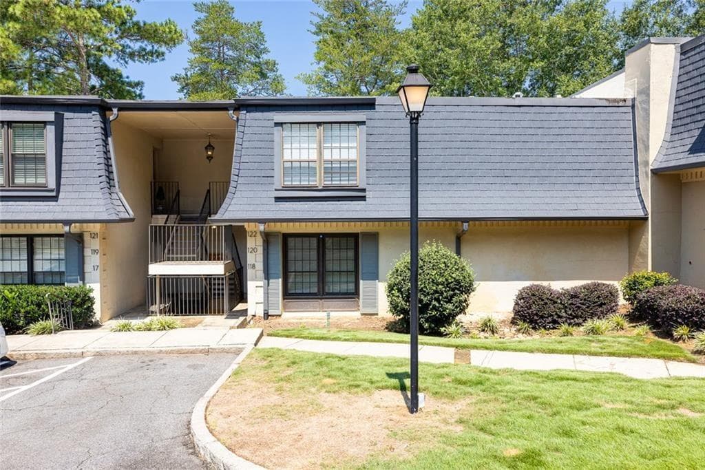 2 bedroom, 2 bathroom, 1,100 sq ft condominium for sale at 118 Maison Place, Atlanta, GA 30327 — photo 4