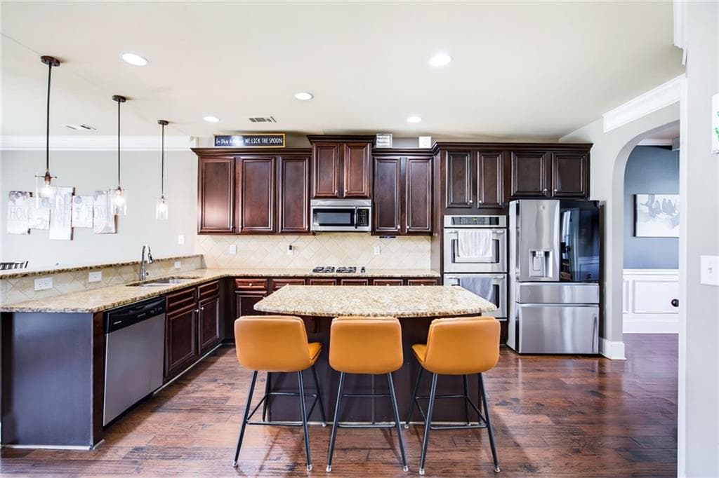 5 bedroom, 5 bathroom, 3,647 sq ft single family residence for sale at 262 Fairway Drive, Acworth, GA 30101 — photo 4