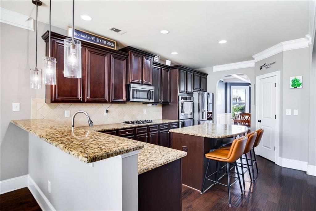5 bedroom, 5 bathroom, 3,647 sq ft single family residence for sale at 262 Fairway Drive, Acworth, GA 30101 — photo 8