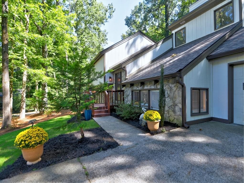 5 bedroom, 3 bathroom, 2,236 sq ft single family residence for sale at 2646 Alpine Trail, Marietta, GA 30062 — photo 2