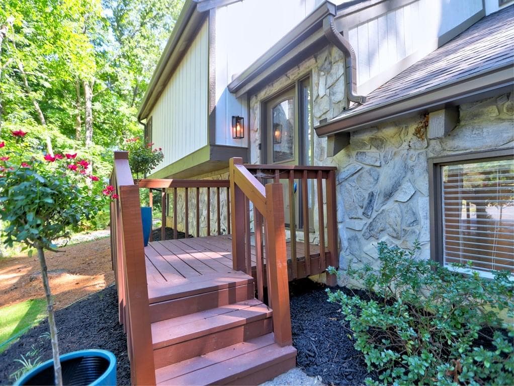 5 bedroom, 3 bathroom, 2,236 sq ft single family residence for sale at 2646 Alpine Trail, Marietta, GA 30062 — photo 4
