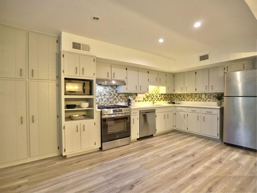 5 bedroom, 3 bathroom, 2,236 sq ft single family residence for sale at 2646 Alpine Trail, Marietta, GA 30062 — photo 8