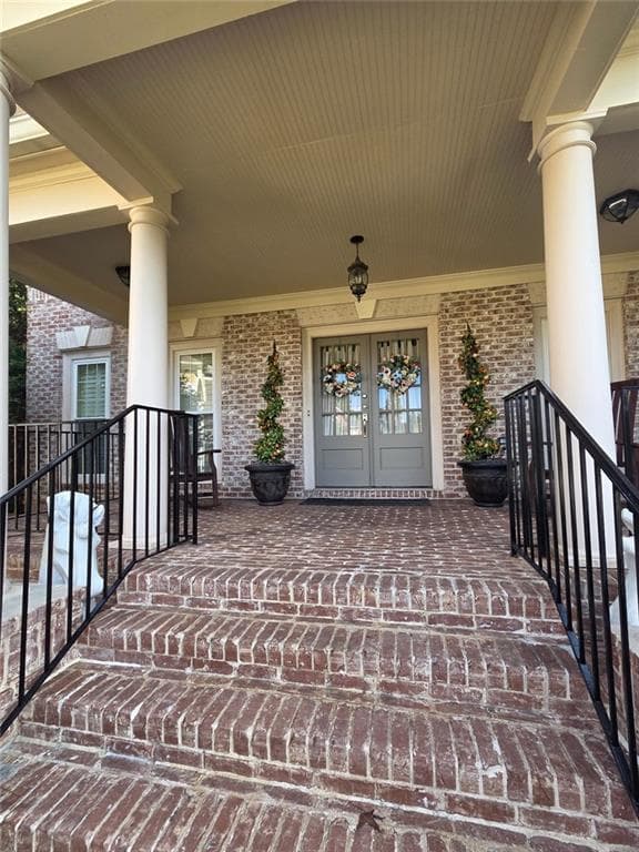 7 bedroom, 5 bathroom, 6,221 sq ft single family residence for sale at 4690 Prestbury Drive, Suwanee, GA 30024 — photo 2
