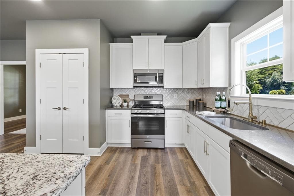 5 bedroom, 6 bathroom, 3,713 sq ft single family residence for sale at 567 Crown Mountain Way, Dahlonega, GA 30533 — photo 9