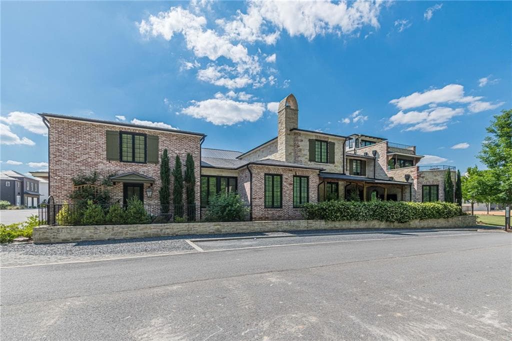 4 bedroom, 6 bathroom, 5,458 sq ft single family residence for sale at 290 Guild Lane, Fayetteville, GA 30214 — photo 2