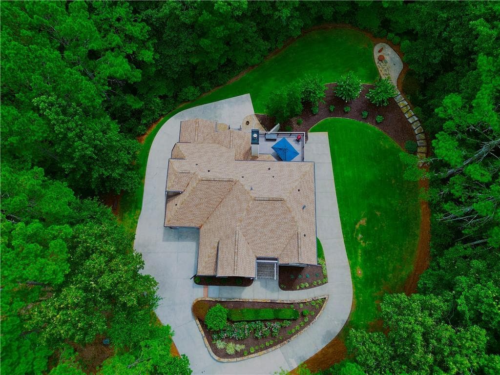 5 bedroom, 6 bathroom, 5,739 sq ft single family residence for sale at 29 Crolley Lane, White, GA 30184 — photo 2