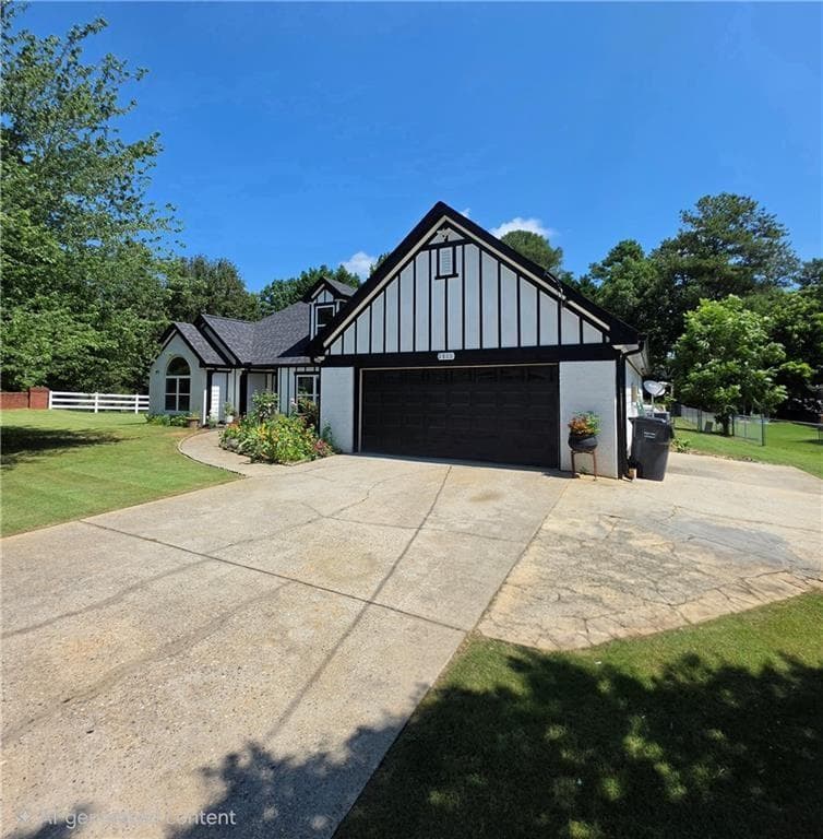 4 bedroom, 2 bathroom, 2,088 sq ft single family residence under contract at 2800 Cove Crossing Drive, Lawrenceville, GA 30045