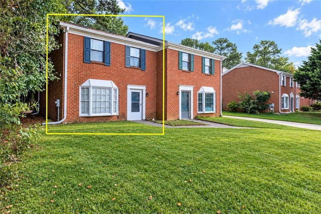2 bedroom, 3 bathroom, 1,216 sq ft townhouse for sale at 1867 Mcelvaney Lane, Lawrenceville, GA 30044 — photo 2