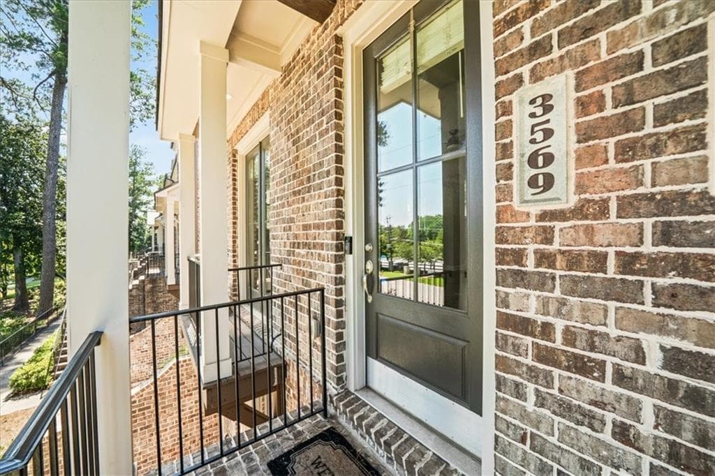 3 bedroom, 4 bathroom, 2,233 sq ft townhouse for sale at 3569 Parkside Way, Brookhaven, GA 30319 — photo 2