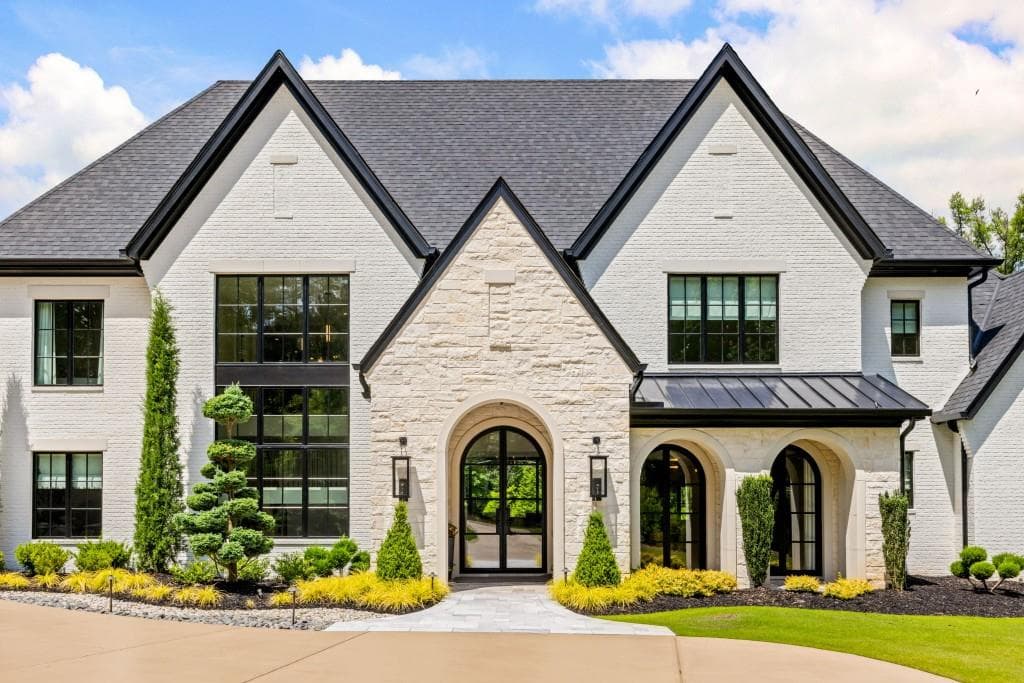 4 bedroom, 5 bathroom, 7,500 sq ft single family residence for sale at 200 Deerhaven Lane, Milton, GA 30004 — photo 5