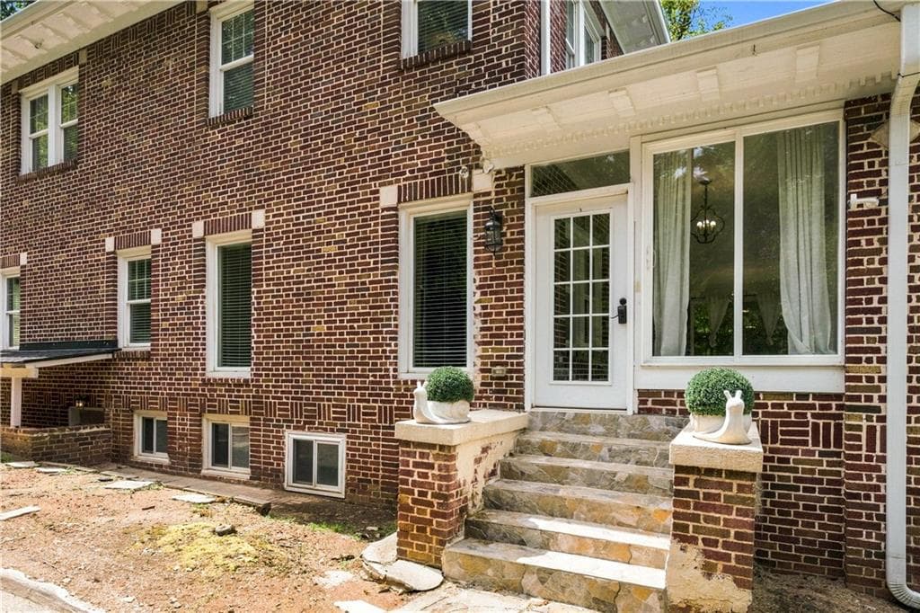 4 bedroom, 4 bathroom, 3,280 sq ft single family residence for rent at 2005 Ponce De Leon Avenue 1, Atlanta, GA 30307 for $4,500 a month — photo 3