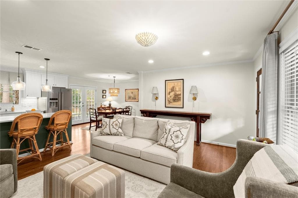 4 bedroom, 3 bathroom, 1,804 sq ft single family residence under contract at 3834 Cherrydale Lane, Smyrna, GA 30082 — photo 5