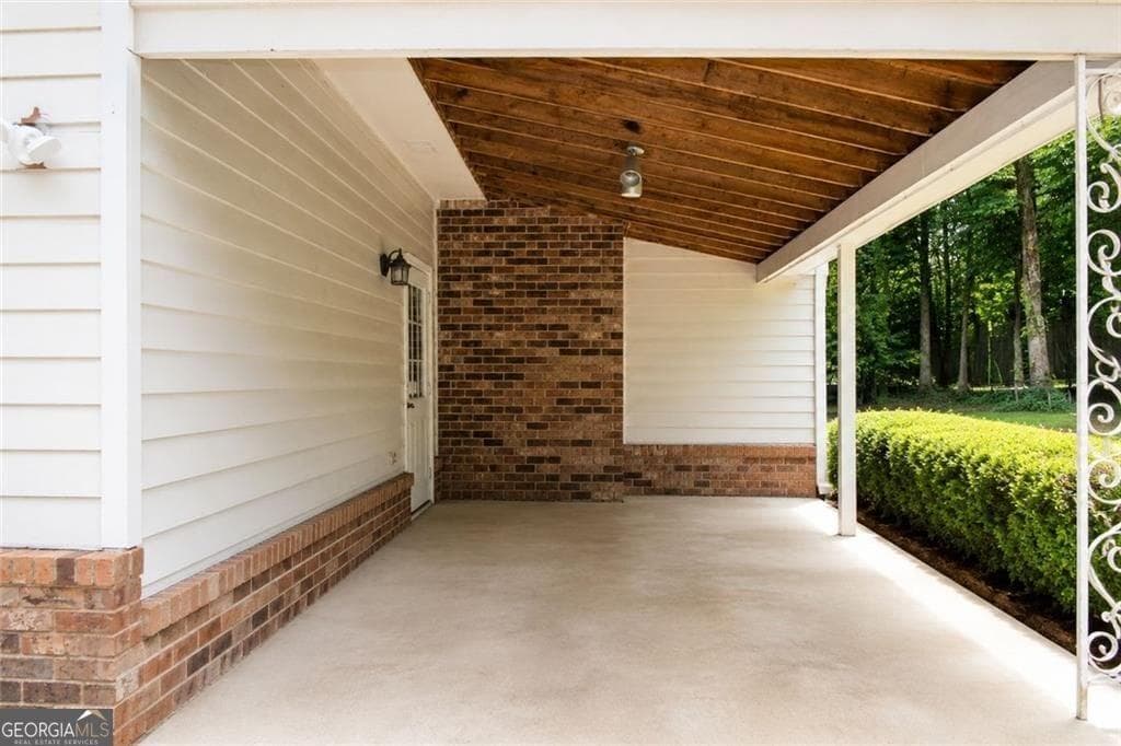 5 bedroom, 4 bathroom, 2,507 sq ft single family residence for sale at 5057 Kurt Lane, Conyers, GA 30094 — photo 3
