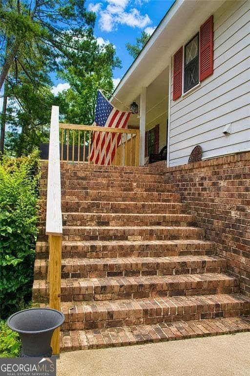 5 bedroom, 4 bathroom, 2,507 sq ft single family residence for sale at 5057 Kurt Lane, Conyers, GA 30094 — photo 4