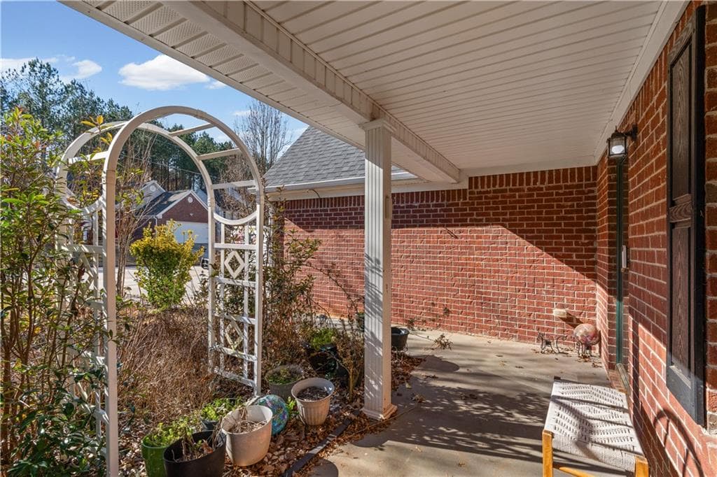4 bedroom, 4 bathroom, 1,613 sq ft single family residence for rent at 7200 Ravenwood Lane, Lithonia, GA 30038 for $2,100 a month — photo 7