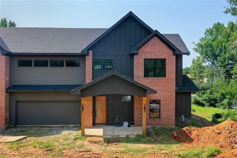 4 bedroom, 4 bathroom, 2,927 sq ft townhouse for sale at 4065 Comanche Drive, Tucker, GA 30084 — photo 3