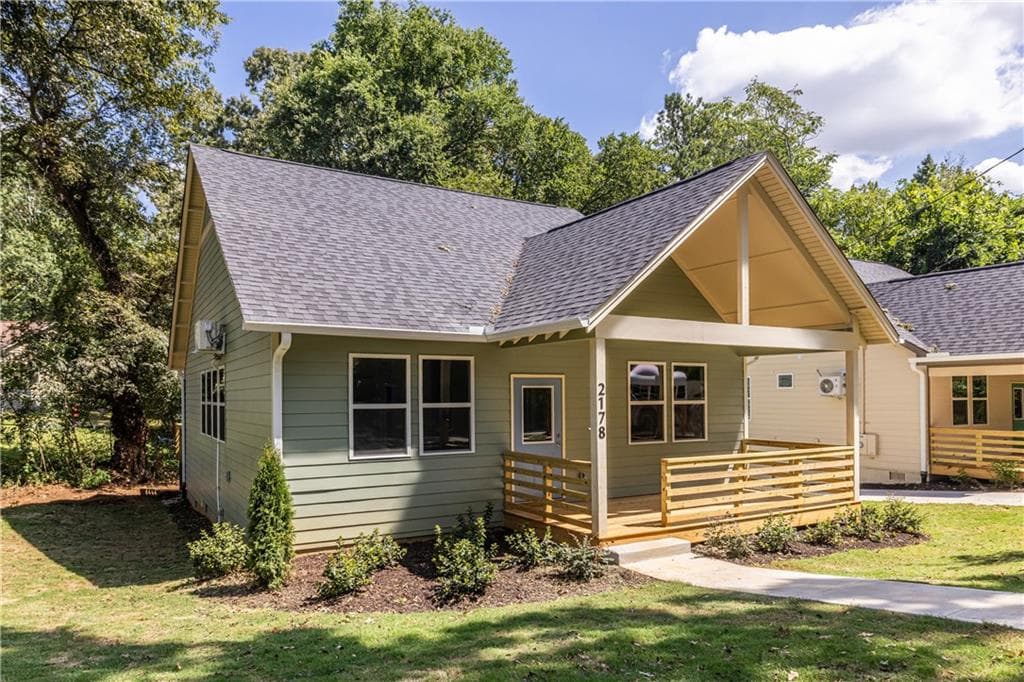3 bedroom, 2 bathroom, 1,200 sq ft single family residence for sale at 2178 Bicknell Street, Atlanta, GA 30315 — photo 2