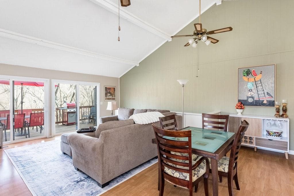2 bedroom, 3 bathroom, 1,152 sq ft townhouse for sale at 200 Villa Road 122, Jasper, GA 30143 — photo 6