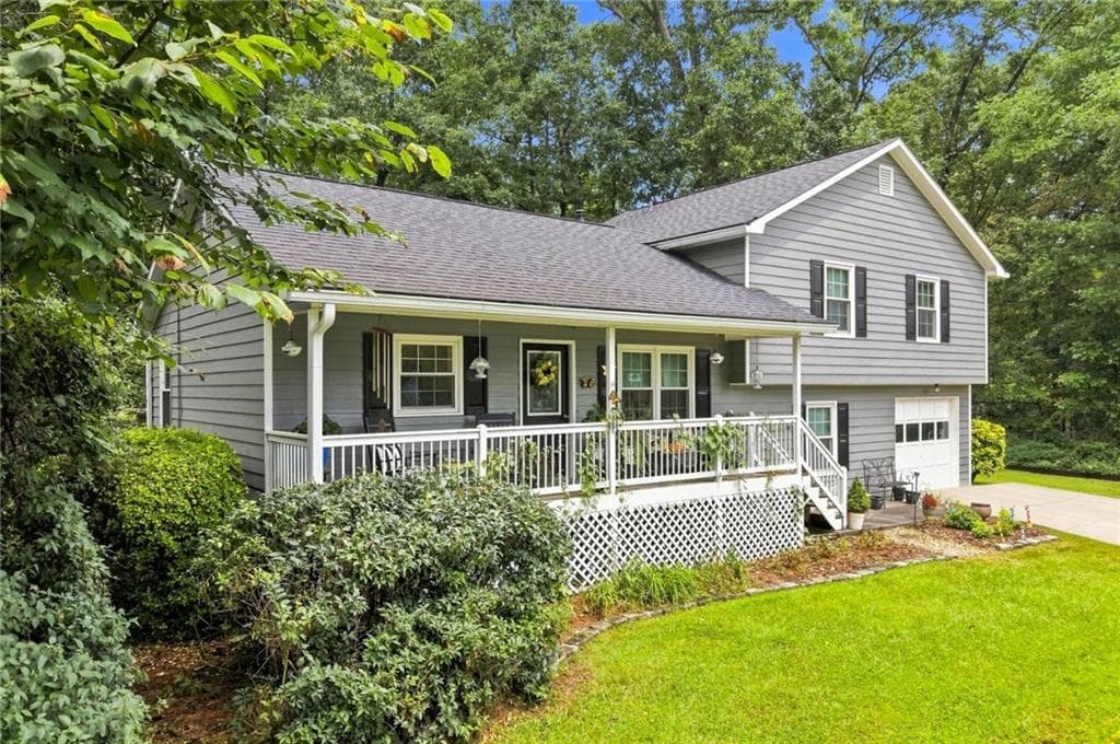 4 bedroom, 3 bathroom, 1,742 sq ft single family residence for sale at 2488 Forestdale Drive, Dacula, GA 30019 — photo 2