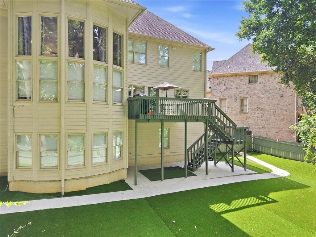 7 bedroom, 5 bathroom, 5,746 sq ft single family residence under contract at 1420 Cresthaven Lane, Lawrenceville, GA 30043 — photo 4
