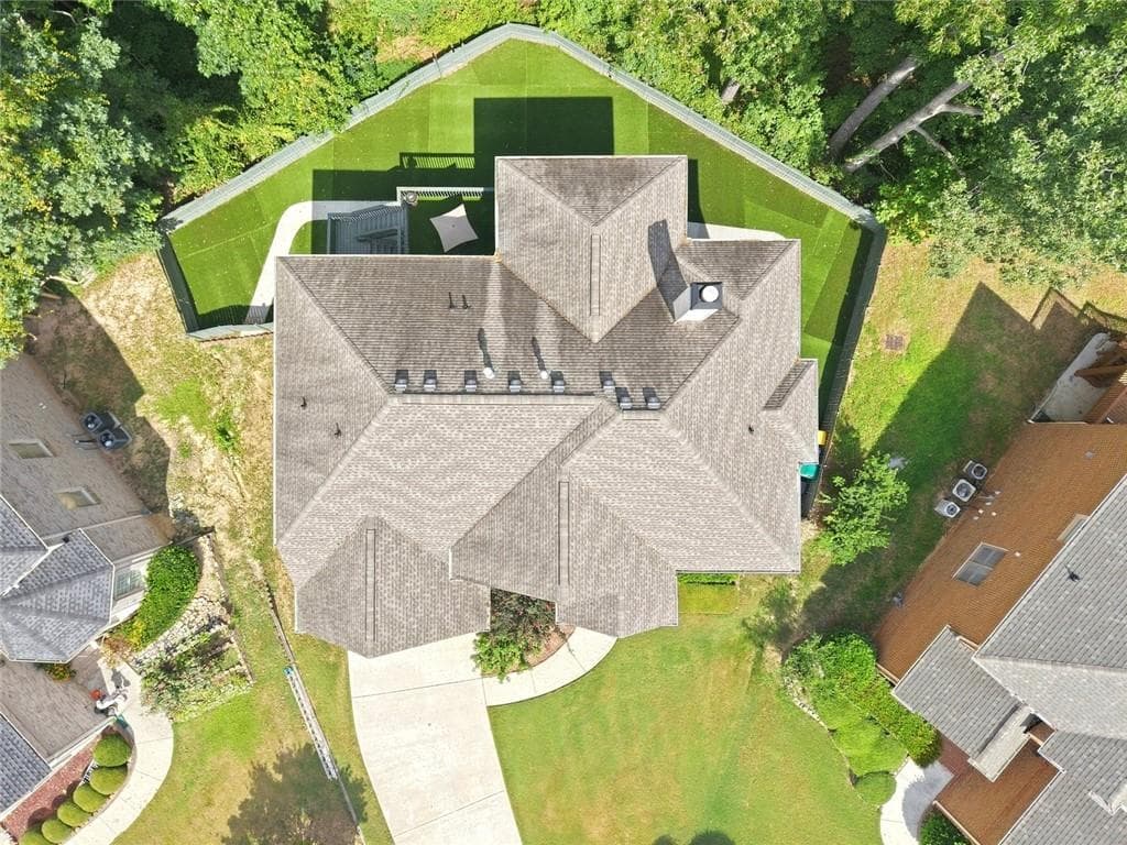7 bedroom, 5 bathroom, 5,746 sq ft single family residence under contract at 1420 Cresthaven Lane, Lawrenceville, GA 30043 — photo 9