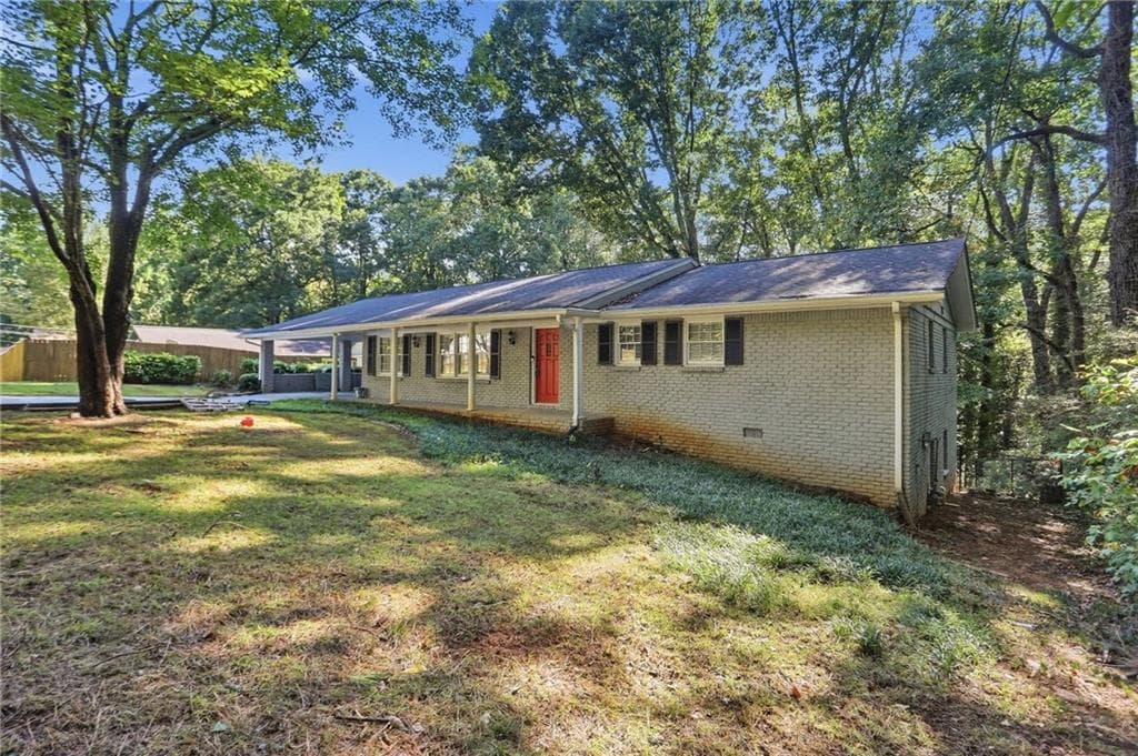 3 bedroom, 3 bathroom, 3,036 sq ft single family residence for sale at 5528 Fern Creek Drive, Lilburn, GA 30047 — photo 3
