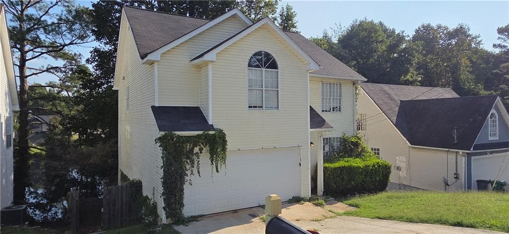 4 bedroom, 3 bathroom, 2,573 sq ft single family residence for sale at 6260 Phillips Lake Way, Lithonia, GA 30058 — photo 3