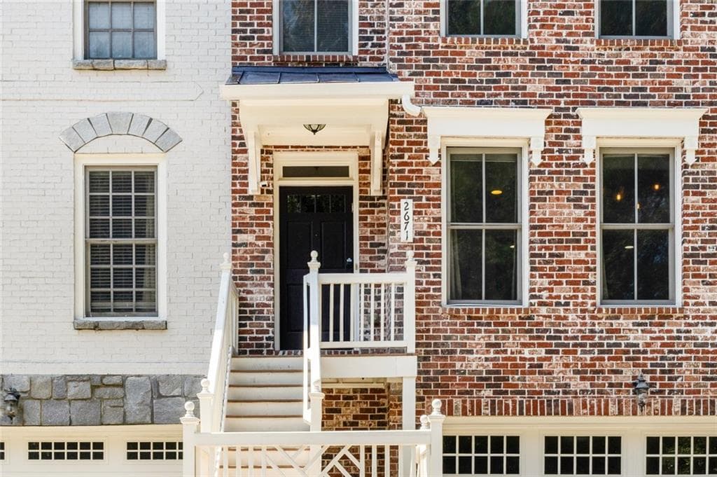 4 bedroom, 4 bathroom, 2,893 sq ft townhouse for rent at 2671 Colgan Court, Atlanta, GA 30317 for $4,000 a month — photo 2