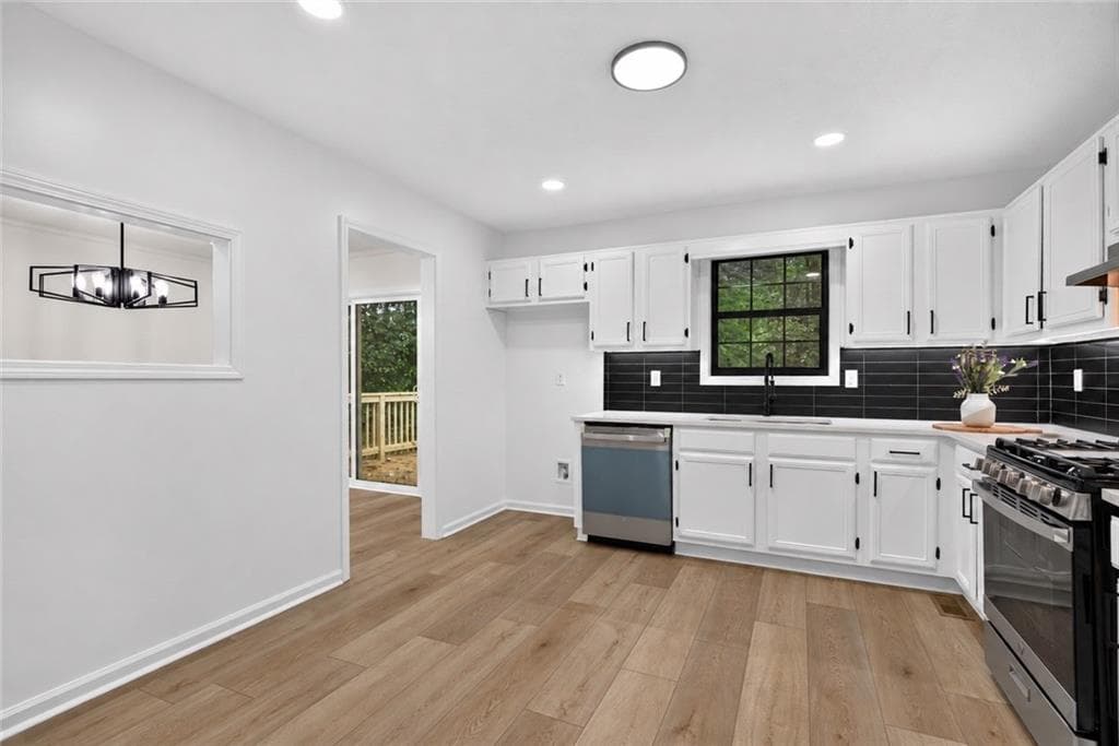 3 bedroom, 2 bathroom, 1,440 sq ft single family residence under contract at 711 Mary Erna Drive, Fairburn, GA 30213 — photo 5