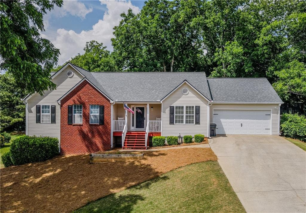 3 bedroom, 2 bathroom single family residence for sale at 2990 Hampton Valley Drive, Loganville, GA 30052
