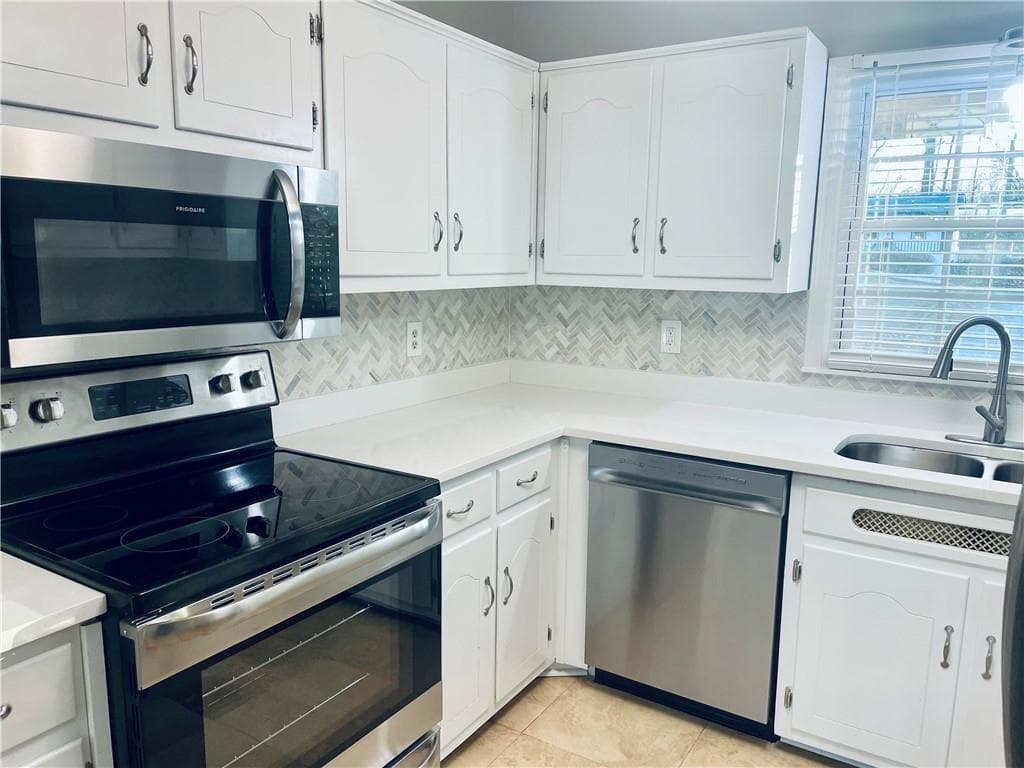4 bedroom, 3 bathroom, 1,630 sq ft single family residence for rent at 637 Rae Drive, Lawrenceville, GA 30044 for $2,499 a month — photo 4