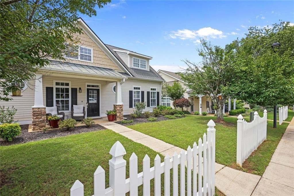 3 bedroom, 3 bathroom, 2,194 sq ft single family residence for sale at 2762 Nautical Way, Villa Rica, GA 30180 — photo 3