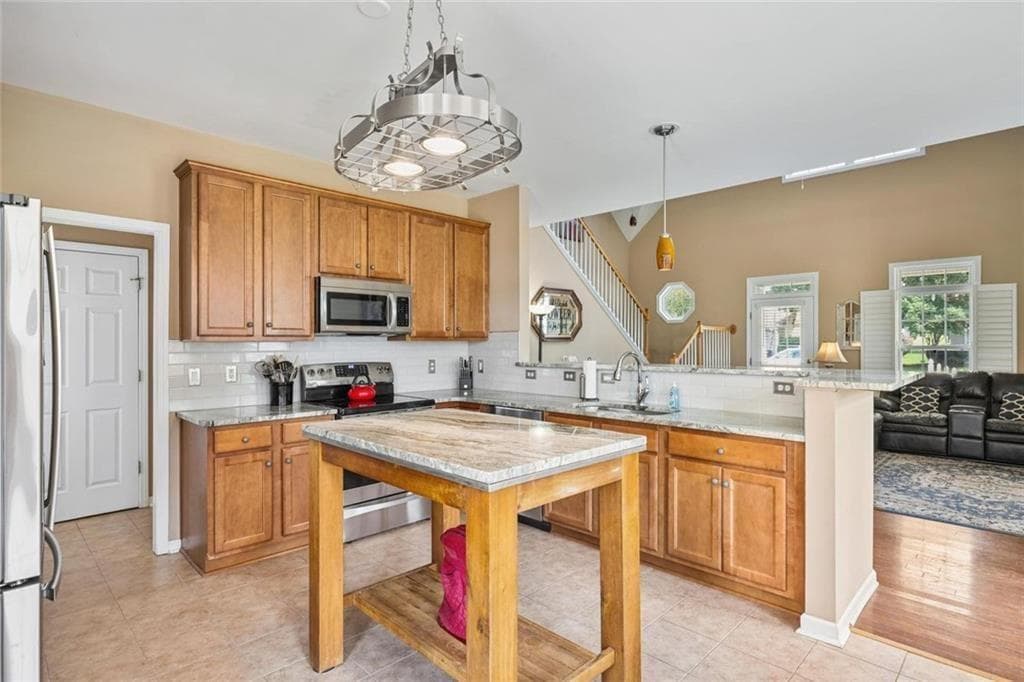 3 bedroom, 3 bathroom, 2,194 sq ft single family residence for sale at 2762 Nautical Way, Villa Rica, GA 30180 — photo 9