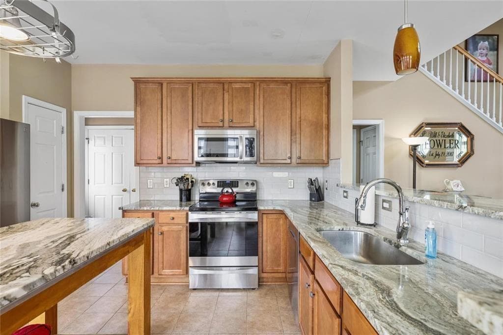 3 bedroom, 3 bathroom, 2,194 sq ft single family residence for sale at 2762 Nautical Way, Villa Rica, GA 30180 — photo 10