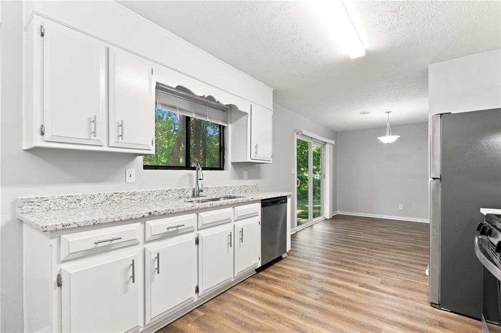 3 bedroom, 2 bathroom, 1,346 sq ft single family residence for rent at 413 Bob Wood Drive, Loganville, GA 30052 for $1,730 a month — photo 3