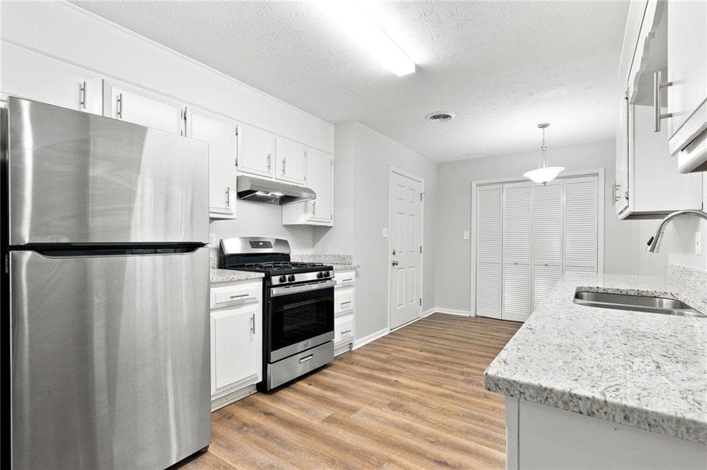 3 bedroom, 2 bathroom, 1,346 sq ft single family residence for rent at 413 Bob Wood Drive, Loganville, GA 30052 for $1,730 a month — photo 4