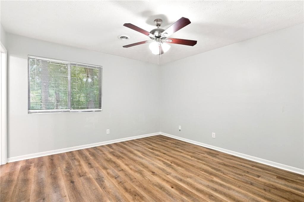 3 bedroom, 2 bathroom, 1,346 sq ft single family residence for rent at 413 Bob Wood Drive, Loganville, GA 30052 for $1,730 a month — photo 10