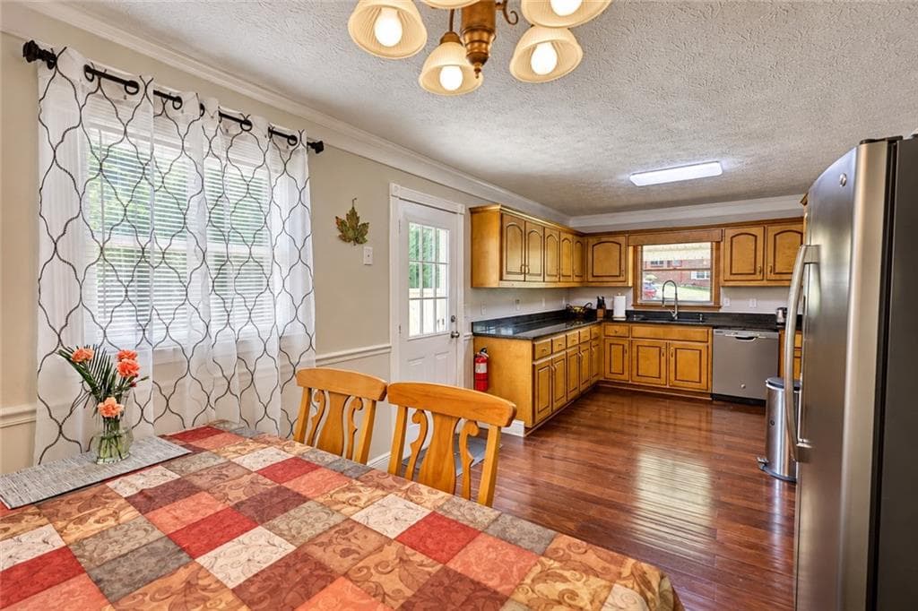 3 bedroom, 2 bathroom, 1,853 sq ft single family residence for sale at 1042 Duke Drive, Conyers, GA 30013 — photo 9