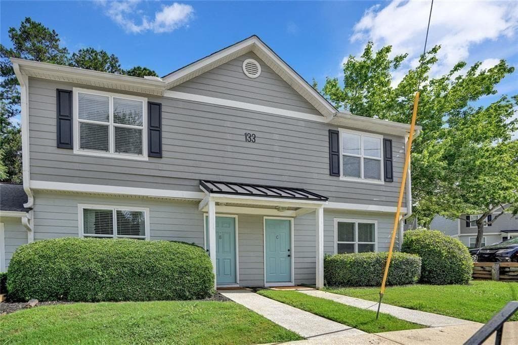 3 bedroom, 3 bathroom, 1,273 sq ft townhouse for sale at 133 Bentley Parkway C, Woodstock, GA 30188