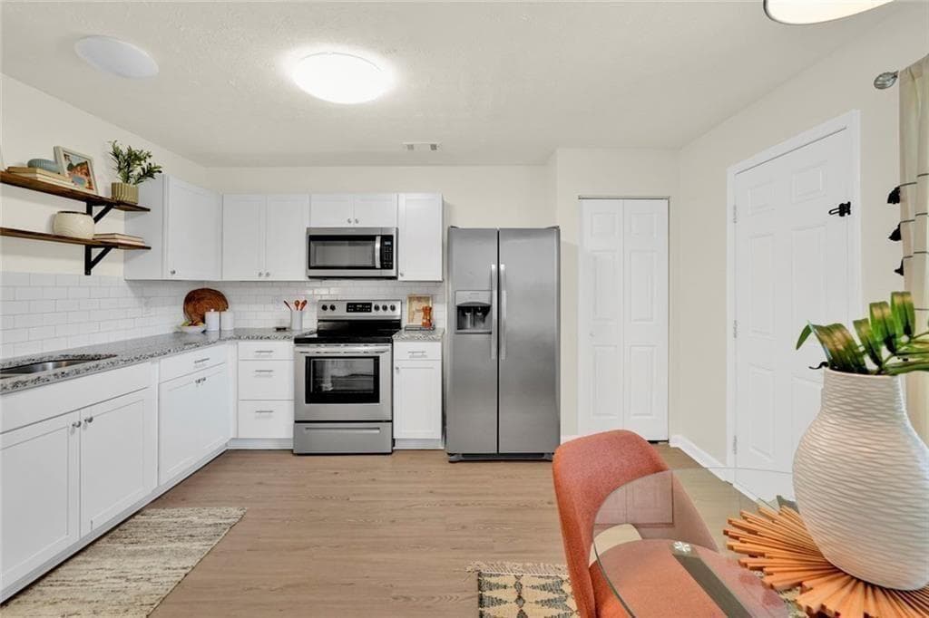 3 bedroom, 3 bathroom, 1,273 sq ft townhouse for sale at 133 Bentley Parkway C, Woodstock, GA 30188 — photo 7