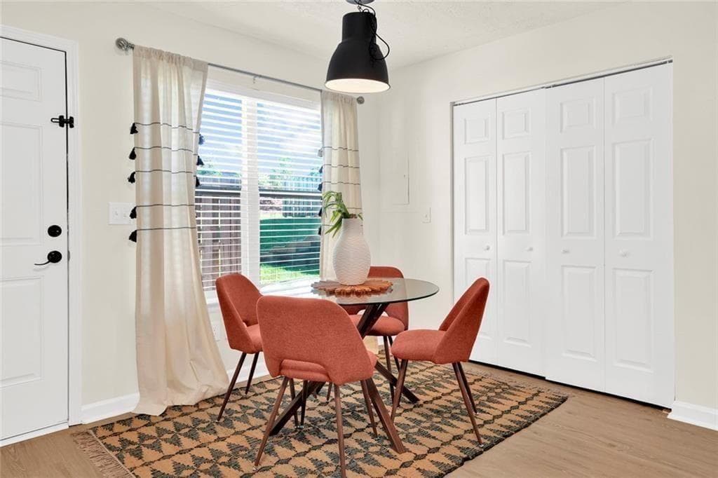 3 bedroom, 3 bathroom, 1,273 sq ft townhouse for sale at 133 Bentley Parkway C, Woodstock, GA 30188 — photo 9